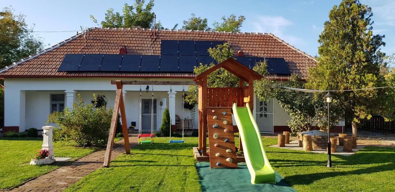 Harmonia Paraszthaz Es Apartman Poroszló Exterior foto